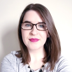 5_elizabethattwood_headshot_preview