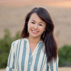 Yaling_profile_picture-square_small_preview