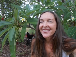 Selfie_with_two_chooks_for_spoonflower_preview